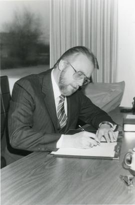 Gerald Ediger writing