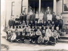 New Dundee Public School school picture, 1923. No