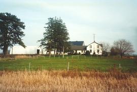 Farm buildings on Lot 33, W half, Con. XVII, East Zorra