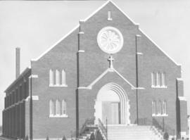 Front entrance of Vineland United Mennonite Church (Vineland, Ontario)