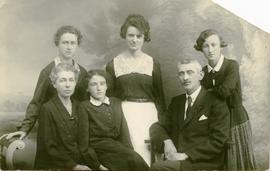 Photograph of the Jacob Dyck family