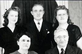 P.J. and Frieda (Sprunger) Boehr family