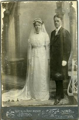 Wedding portrait of Margaretha Janzen and Jacob Schulz