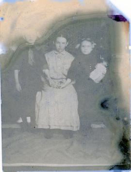 Maria Driedger with daughters Justina on the left and Katharine