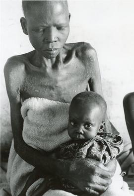 Mother and child at nutrition centre in Zaire