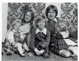 Peter Peters Jr. with wife Frances Kehler and 3 children