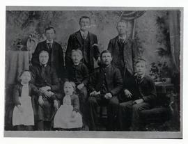 Heinrich and Sara (Friesen) Klippenstein family