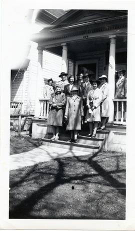 Group of ladies from Ebenezer Maedchenheim at 605 Bannatyne