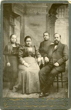 Abraham and Katharina Huebert family