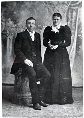 Katharina Friesen (1878) and husband Abram Janzen
