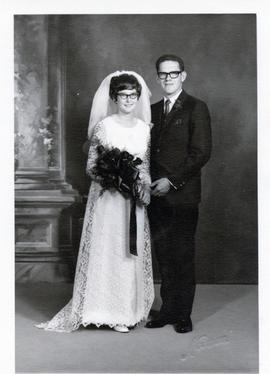 Harry Ronald Woelk and Evelyn Ruth Friesen wedding