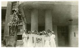 Helena Reimer and other nurses at Taichung Hospital, Taiwan