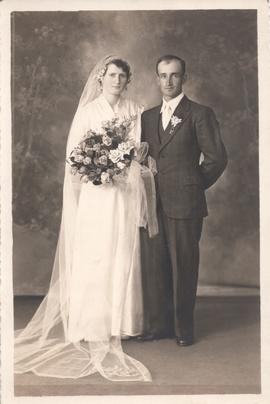 Wedding picture of Aganetha Friesen (Penner) and Gerhard Peter Friesen