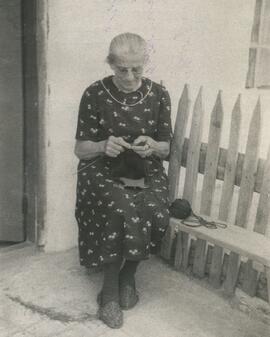 Agnes Wiens Isaak knitting