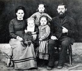 Jakob and Margareta Loewen family