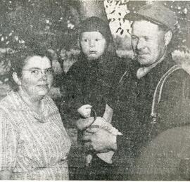 George & Elizabeth (Janzen) Epp with young child