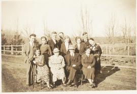 Kornelius and Elizabeth (Friesen) Klassen and family